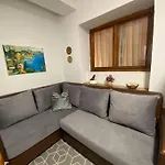 Dani Two Bedroom In Center Of Apartment *