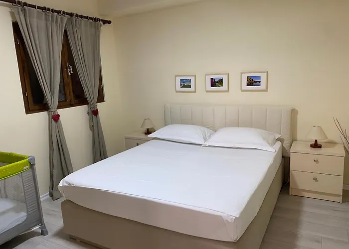 Dani Two Bedroom In Center Of Appartamento